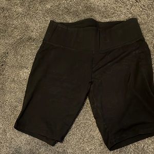 Livi Active Black Yoga Shorts size 18/20